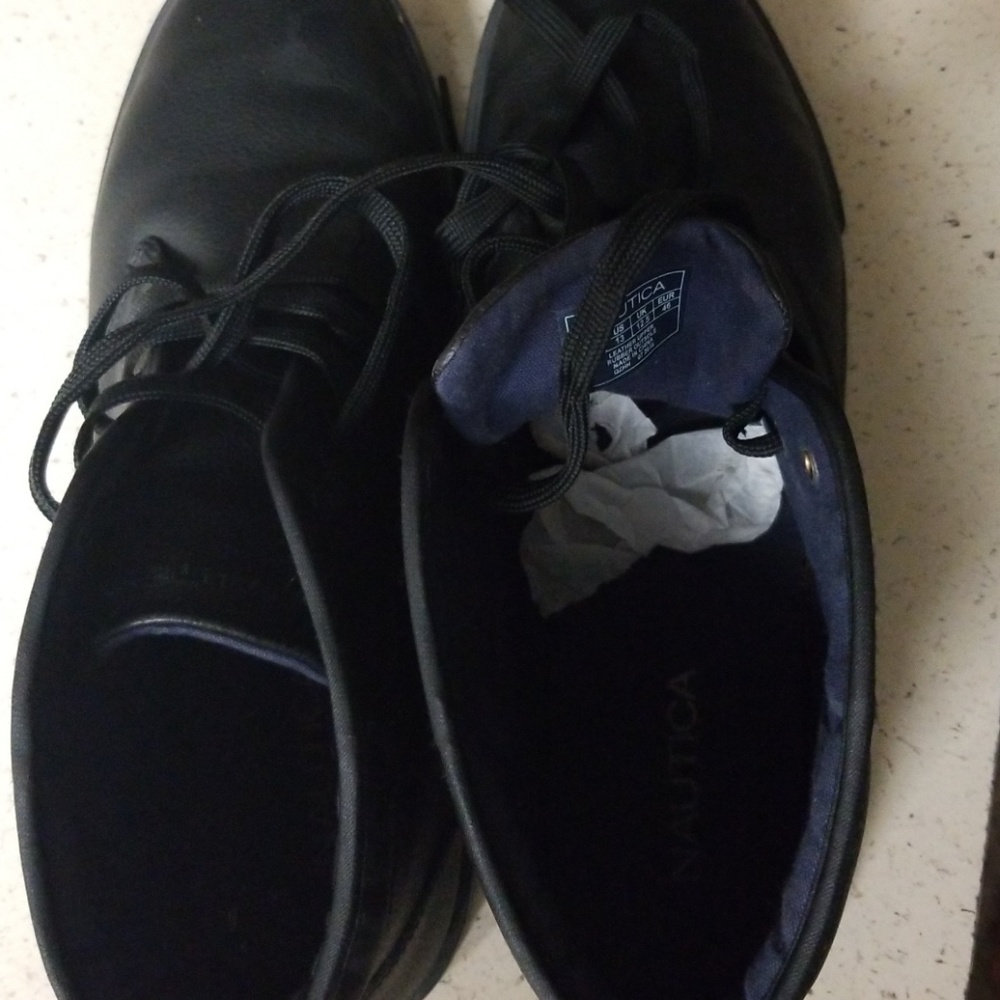 Shoes - Picture 4 of 5